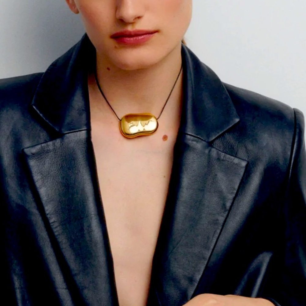 Heaven mayhem Julia necklace in black and gold